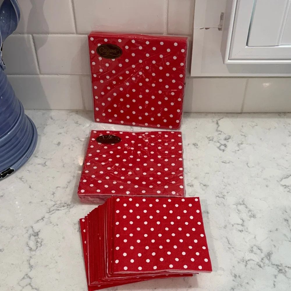 Red Polka Dot dinner andCocktail Napkins - White Dots
